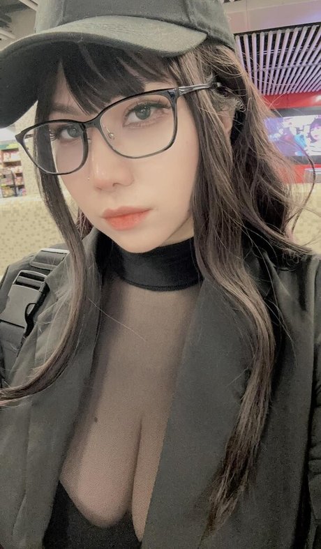 Ai Natsumi star nude photos