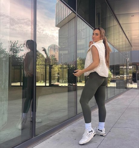 Kylie Holbeck star nude galleries