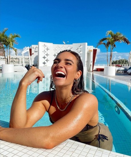 asian brunette onlyfans hot pics