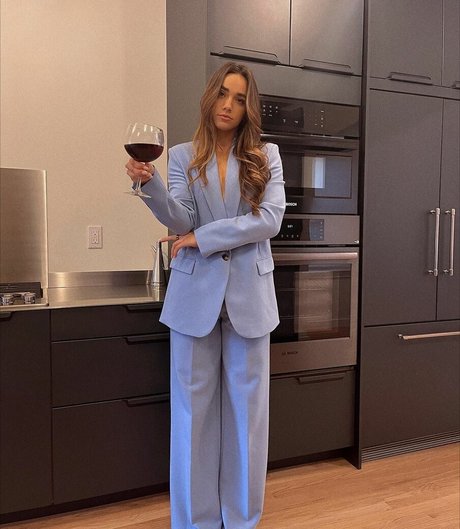 Kylie Holbeck hot star photos