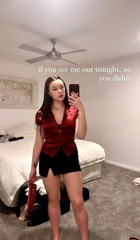 LivBev nude star pictures