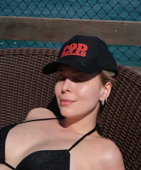 Tata Estaniecki star sex gallery