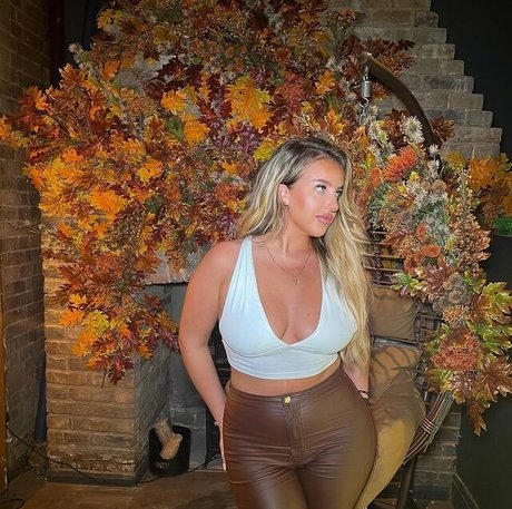 LAURA GOLD model best pic