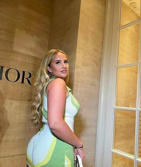 LAURA GOLD art pornstar photo