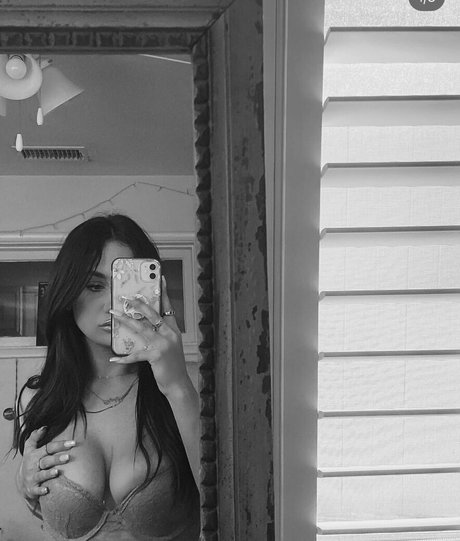 Kelly Meinhart xxx model picture