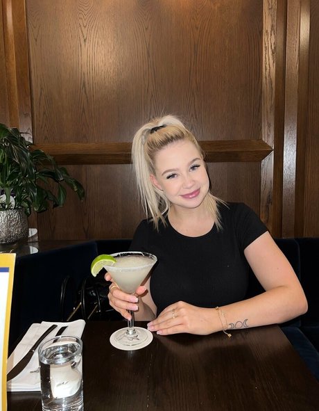 Lexibaby3 hot actress photo