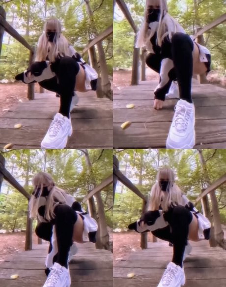 Nyannyancosplay top model image