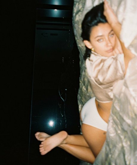 18 year old onlyfans hot nude pictures