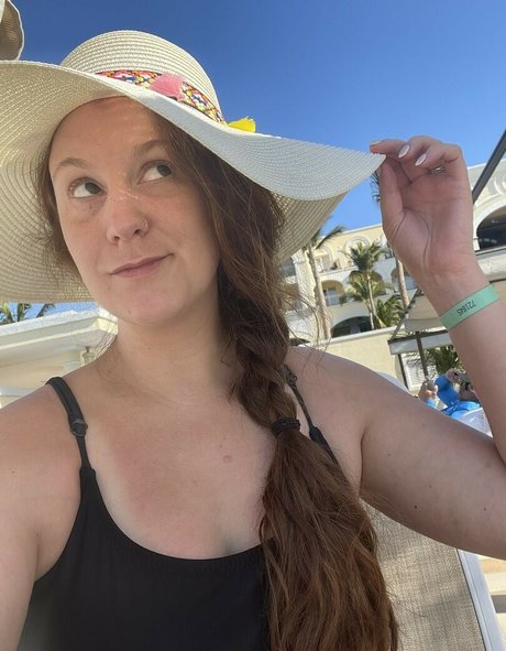 Ashleigh Burton pornstar free img