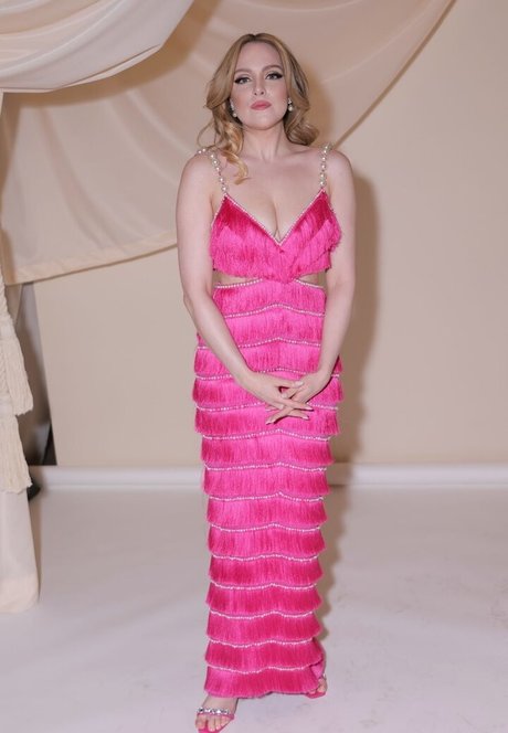 Elizabeth Gillies exclusive star galleries