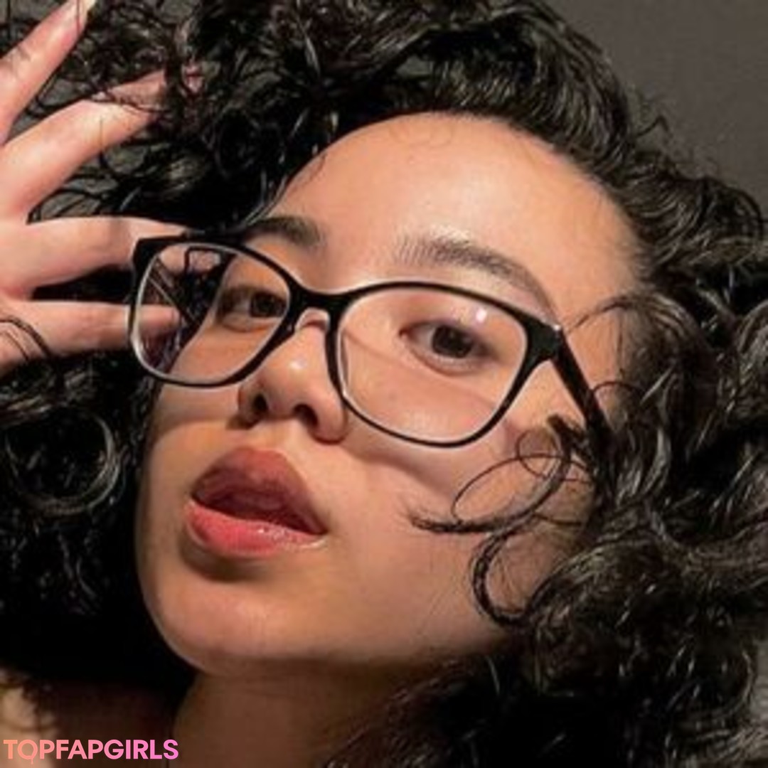 iokalissa model naked picture