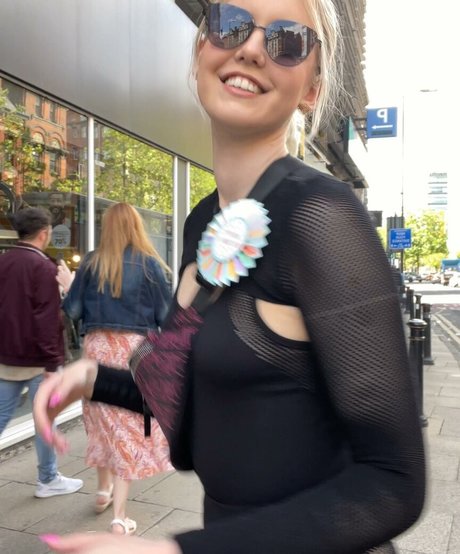 HoxieLoxie pornstar hot pics