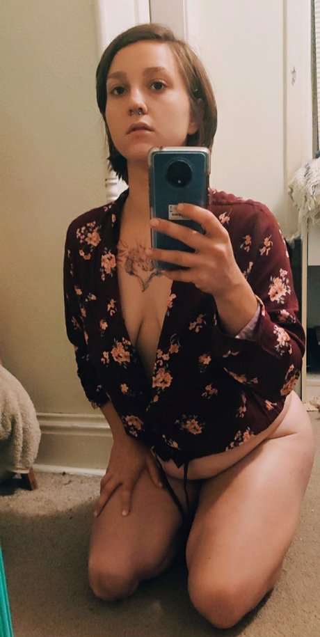 Olivia Woods pornstar nudes img