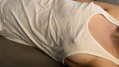 Olivia Lowen erotic model pics