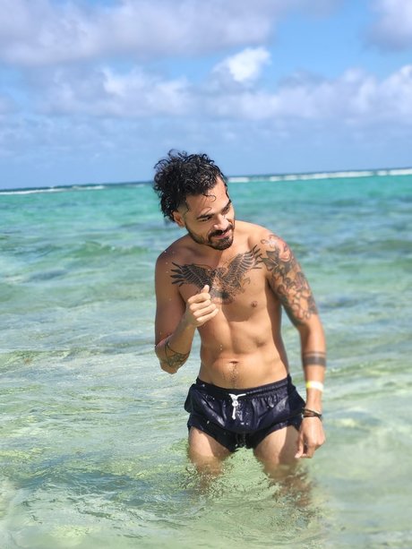 Aar n star naked pics