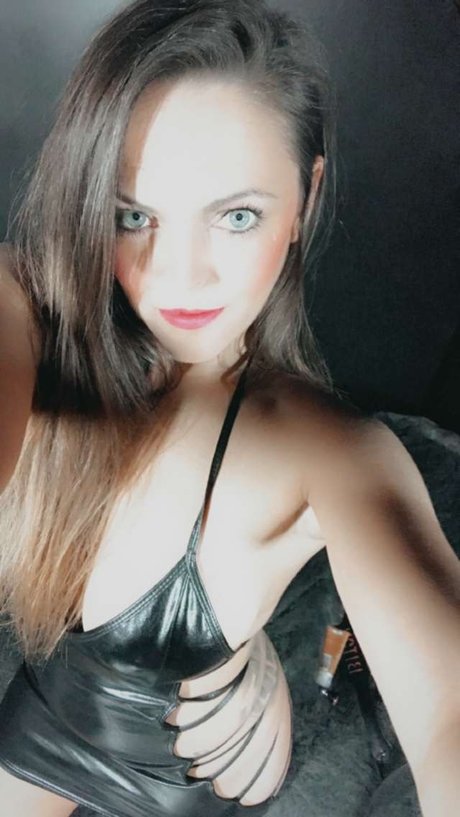 penelope rose model top picture