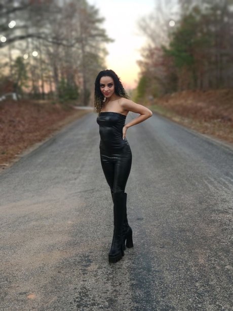 _18 BLM model pornographic pictures