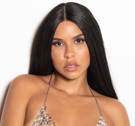 Morenna model porn img