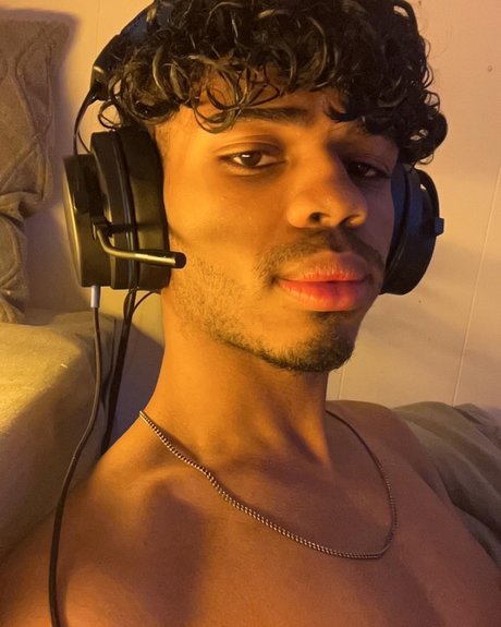 OMNILON xxx pornstar picture