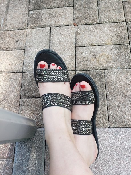 Pretty Feet Magic pornstar pretty photos