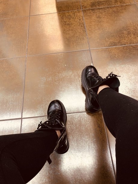 Positivewhoo adult model img