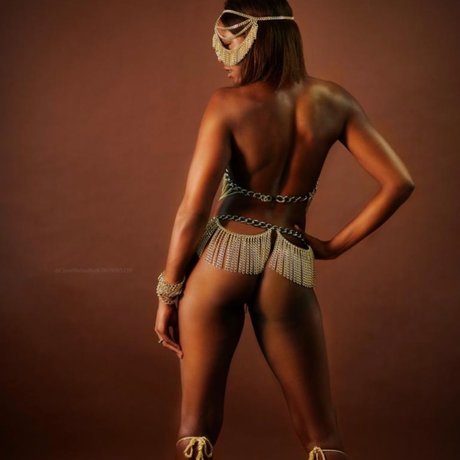 The Dutch Naomi Campbell art model pictures