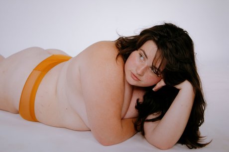 Mistress Daphne exclusive pornstar archive