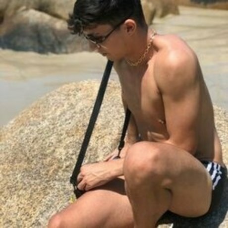 _o luccas model top img