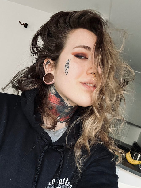 Radical Reb trans valkyrie star nude images