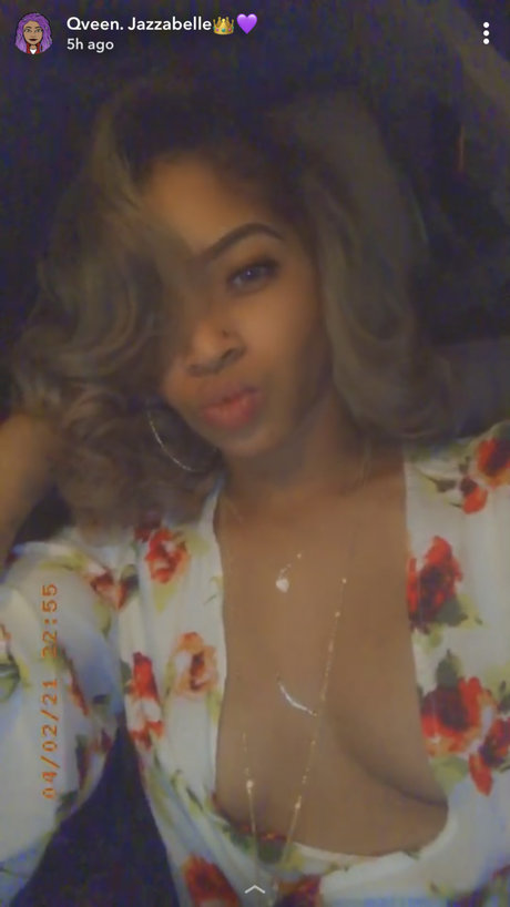 MissPrettyPussy_ free model photo