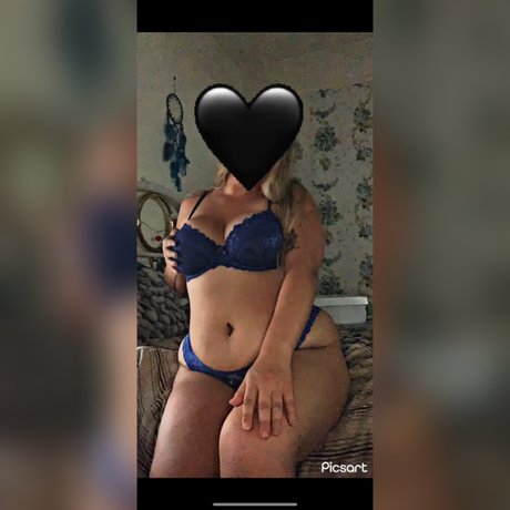 BJ Queeny star erotic pictures