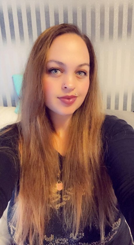 QueenSamantha pornstar erotic image