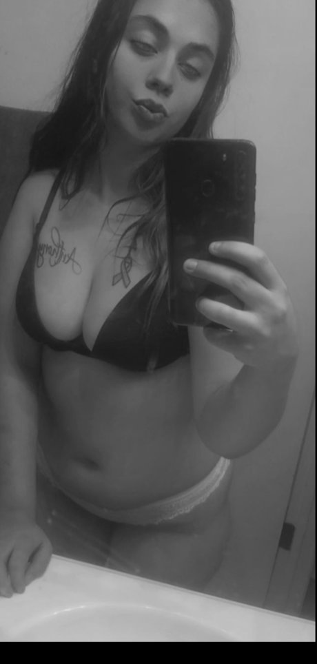 chica puertorrique a_ star high quality photo