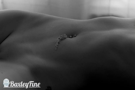 Dr Barnes Prosecco Beth_ art model gallery