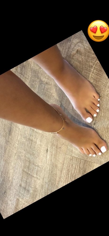 Pretty Toes Ant pornstar nude pic