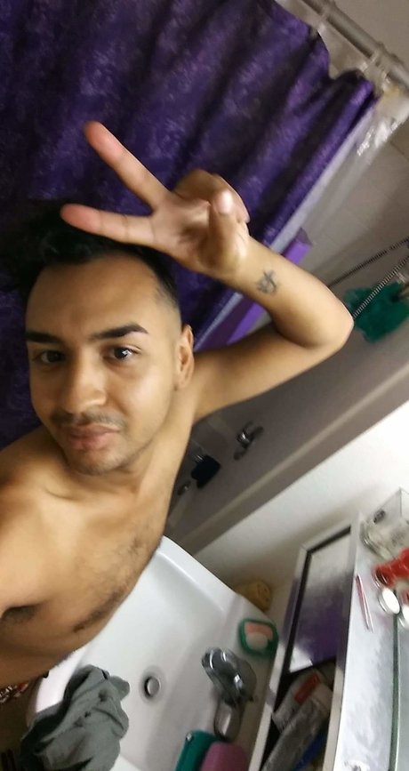 Raymond Navarro Rexannosaurus Rex_ model adult photo