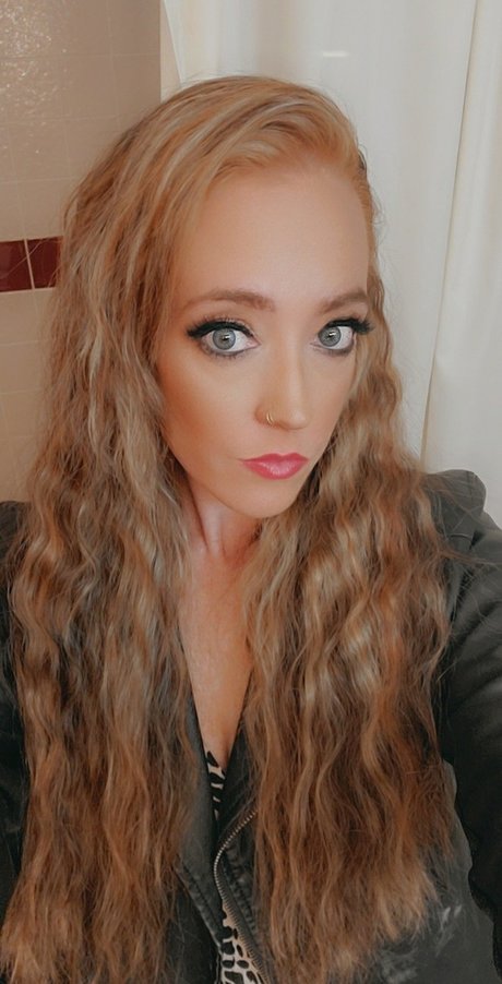 Redd Hawt star adult photo