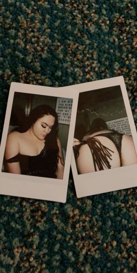 Renee Curtis star beautiful image