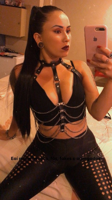 RaveGirl SG pornstar naked photo