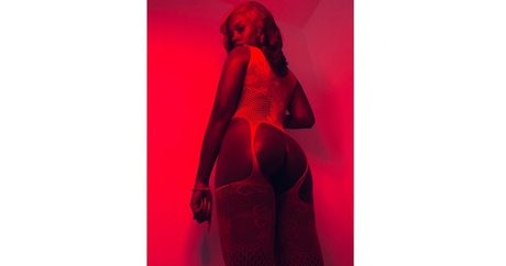 Raine Bankz sexy actress pic