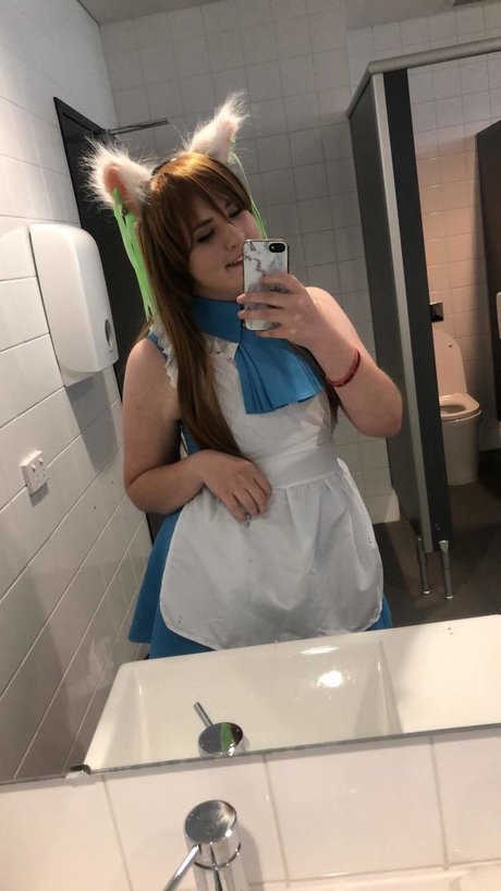 Maple hot model photo