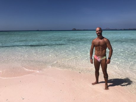 Manugasso model top galleries