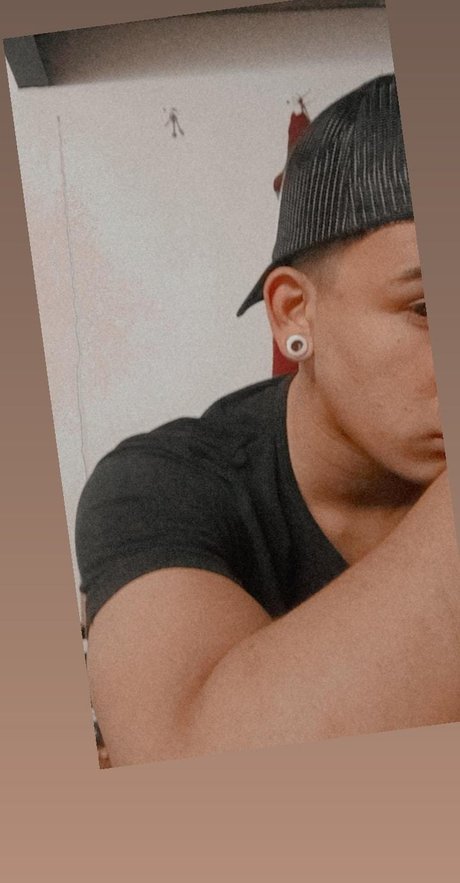 Fernando Manriquez beautiful model image