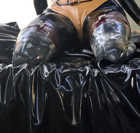 Ariana cat42 star high quality pic