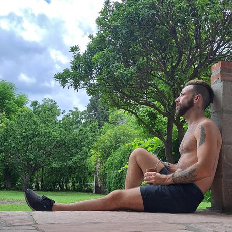 ROKING ROS model erotic images