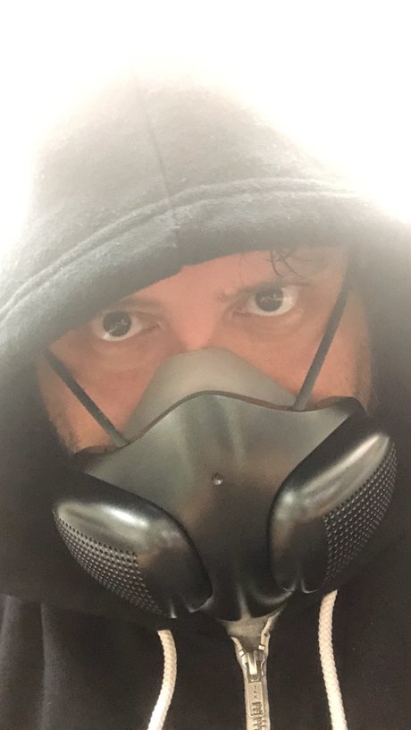 Roger XS adult model pic