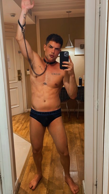 Marlon Schuck model pornographic images