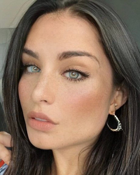 Italian mamma model erotic image