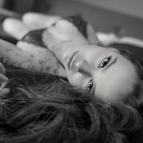 AngelvibesxFree beautiful actress image