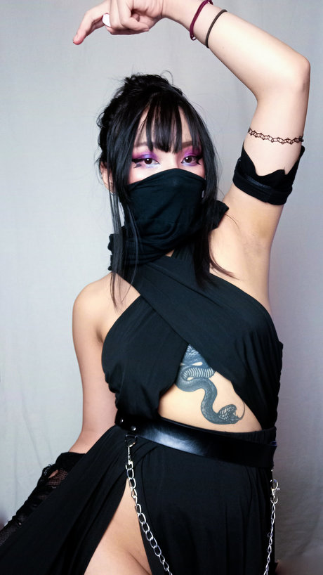 Banane Carotte model erotic img